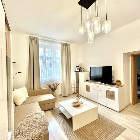 Bond Location Air Conditioned * Pozsony