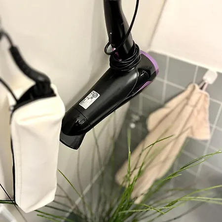 Bond Location Air Conditioned