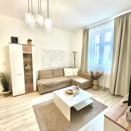 Bond Location Air Conditioned