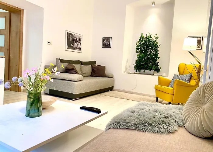 Bond Location Air Conditioned Apartment Bratislava