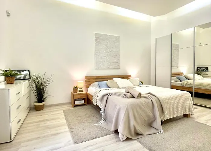 Bond Location Air Conditioned