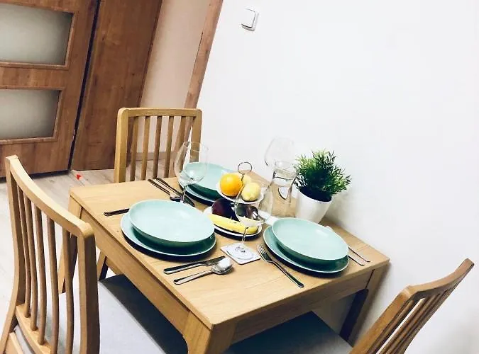 Apartment Bond Location Air Conditioned