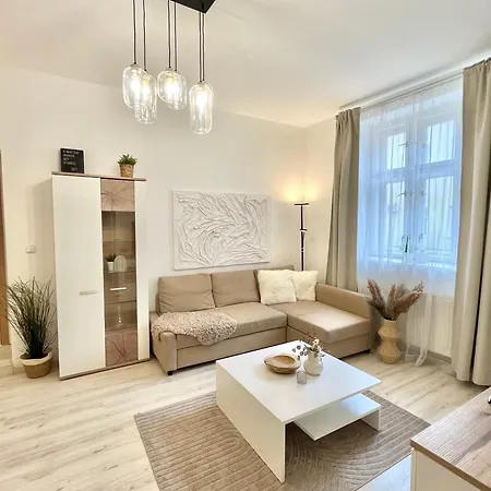 Bond Location Air Conditioned